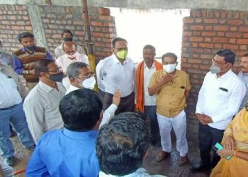 जळगावातील सुप्रीम कॉलनीत अमृतच्या पंप हाऊसचे कामांची महापौरांकडून पाहणी