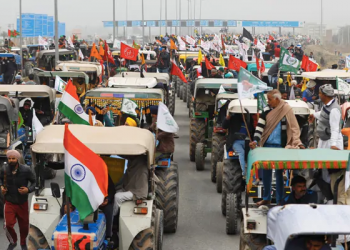 प्रजासत्ताक दिनानिमित्त जवानांच्या परेडनंतर शेतकऱ्यांची भव्य ट्रॅक्टर रॅली