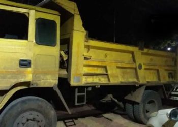 बेकायदेशीर वाळू वाहतूक करणाऱ्या डंपरने प्रांताधिकाऱ्यांच्या वाहनाला दिली धडक