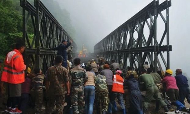 मोठी दुर्घटना ! बांधकाम सुरू असलेला पूल कोसळला; ३ जणांचा जागीच मृत्यू