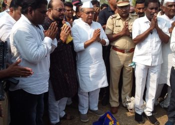 किनगाव अपघातातील मृतांच्या नातेवाईकांना प्रत्येकी दोन लाखांची मदत