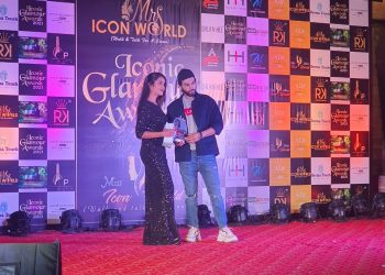मानसी शर्मा यांना आयकॉनिक ग्लॅमर फॅशन आयकॉन 2021 अवार्ड