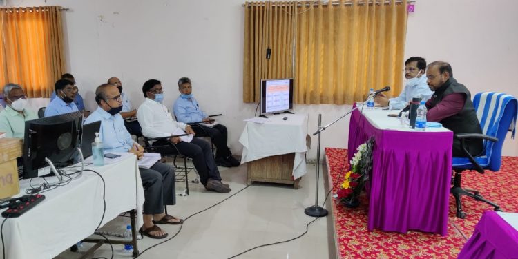 वीजबिलांची 100 टक्के वसुली करा