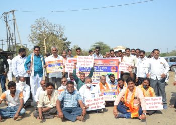 वा..रे..मोदी सरकार तेरा खेळ..सस्ती दारू महेगा तेल