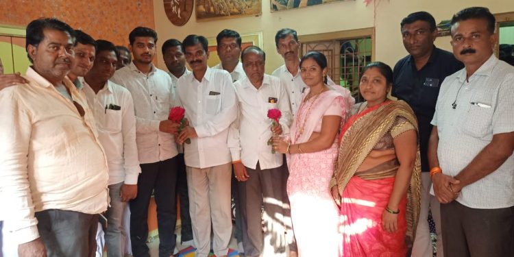 पहूर कसबेमध्ये ग्रामपंचायतीच्या सरपंचपदी आशा जाधव