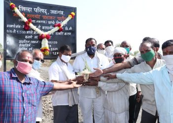 जि.प.चे लालचंद पाटील यांचा शेतकऱ्यांकडून सत्कार