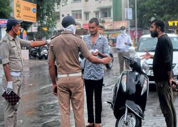 विना मास्क फिरणाऱ्यांवर पुन्हा एकदा पोलिसांच्या रडारवर