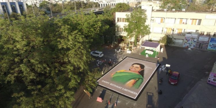 २० तासात ४० बाय ६० फूटाच्या रांगोळीने वेधले सर्वांचे लक्ष (व्हिडिओ)