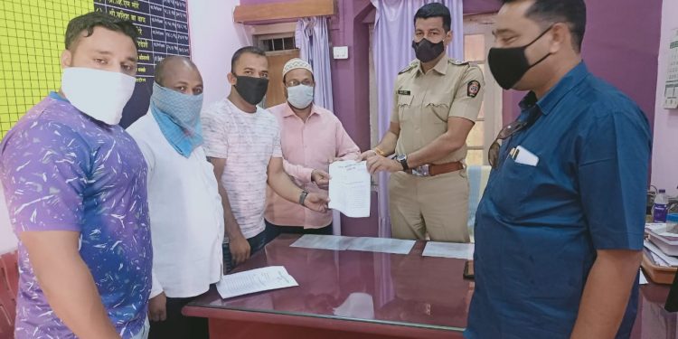 रिजवी यांच्याविरुद्ध मुस्लीम युवकांनी केली गुन्हा दाखलची मागणी