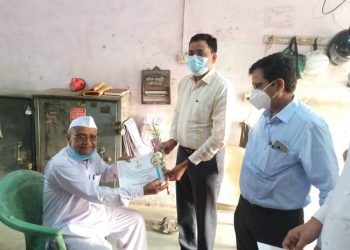 थकबाकी‍मुक्त कृषिपंप ग्राहकांचा सहव्यवस्थापकीय संचालकांच्या हस्ते सन्मान