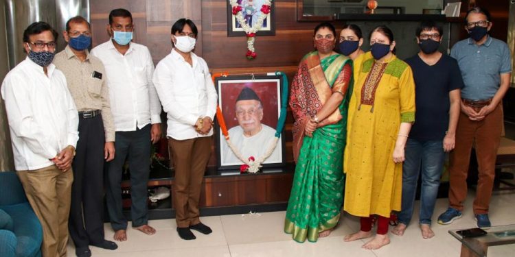 डॉ. अविनाशजी आचार्यांना देणार जळगाव रत्न