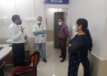 उपजिल्हाधिकारी हुलवळे यांनी घेतला प्रयोगशाळेचा आढावा