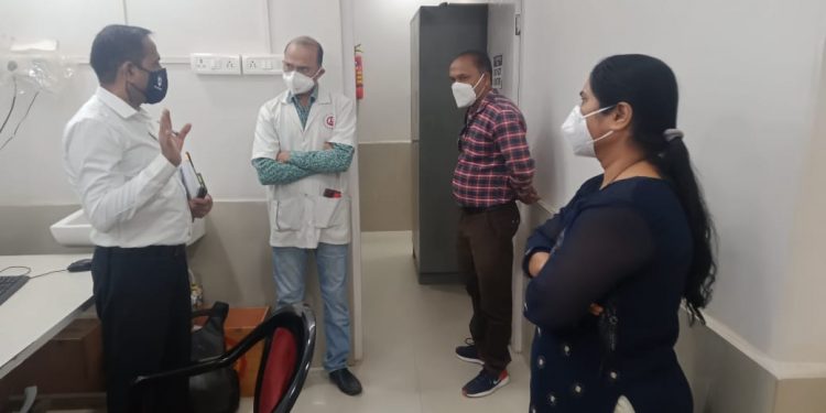 उपजिल्हाधिकारी हुलवळे यांनी घेतला प्रयोगशाळेचा आढावा