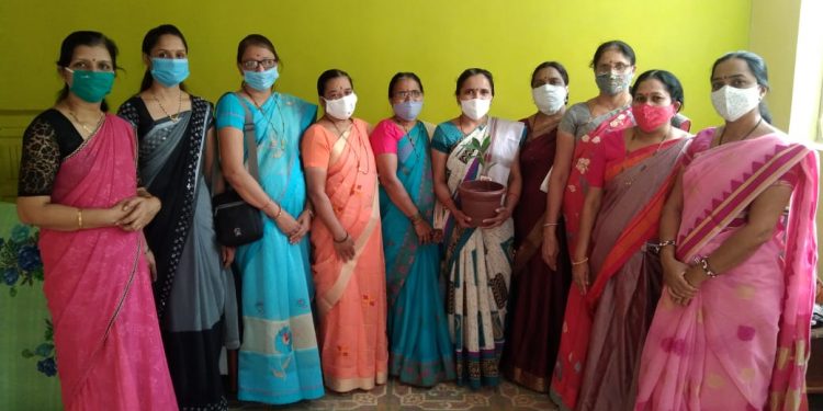 उन्नती महिला मंडळ यांच्यातर्फे कर्तृत्वान महिलांचा सत्कार