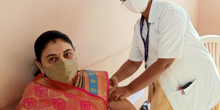 नागरिकांनी घाबरून न जाता लस घ्यावी : महापौर जयश्री महाजन