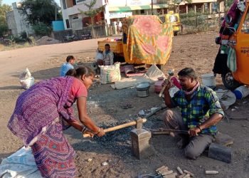 महिला दिन साजरा करताहेत, पण तिचा संघर्ष संपलाय?( व्हिडीओ )