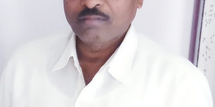 सेवानिवृत्त शिक्षक दिलीप साळुंखे यांचा कोरोनामुळे निधन