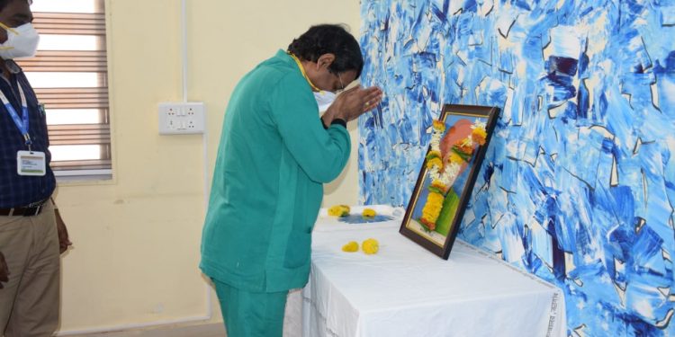 शासकीय वैद्यकीय महाविद्यालयात महात्मा फुलेंची जयंती साजरी