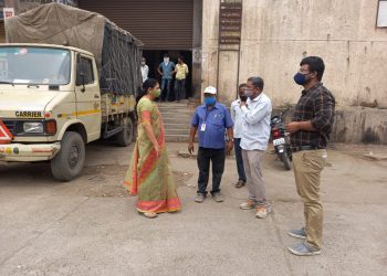 शहरातील व्यापारी संकुलांची स्वच्छता, महापौरांनी केली पाहणी!