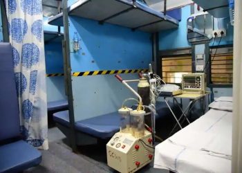 जळगाव जिल्ह्यासाठी कोविड रेल्वे आयसोलेशन बेड उपलब्ध करून घ्यावे