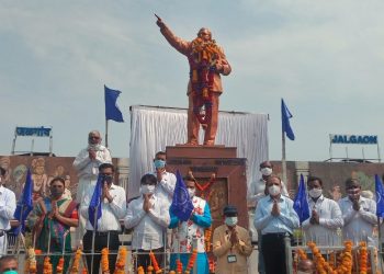 भारतरत्न डॉ.बाबासाहेब आंबेडकर यांना महापौर, उपमहापौर यांनी केले अभिवादन