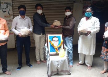 मौलाना आझाद अल्पसंख्याक फाऊंडेशन तर्फे परळ व धान्य वाटप