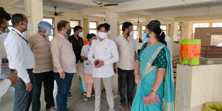 इकरा युनियन महाविद्यालयातील कोविड केअर सेंटर ची पाहणी