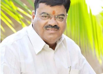 संजय गरुड यांच्या वाढदिवसा निमित्ताने रक्तदान शिबिराचे आयोजन