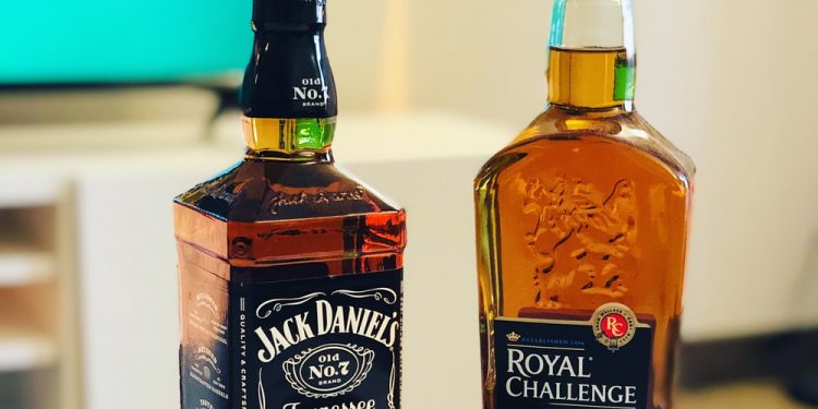 सीलबंद बाटलीतून घरपोच मद्य विक्रीच्या वेळा निश्चित