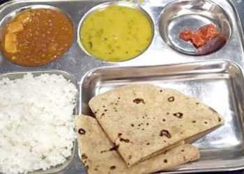 महत्त्वपूर्ण निर्णय : कोरोनाच्या पार्श्वभूमीवर शिवभोजन थाळीची किंमत ५ रुपयेच