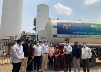 जिल्ह्यातील कोलमडलेल्या आरोग्य व्यवस्थेस गिरीश महाजनांचा प्राणवायू