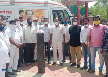 धरणगांव येथे समस्त माळी समाज पंच मंडळातर्फ रुग्णवाहितेस जम्बो सिलेंडर भेट