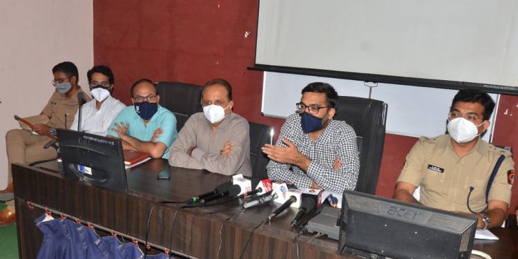 ब्रेक द चेन अंतर्गत निर्बंधांचे पालन न करणाऱ्यांवर कठोर कारवाई होणार