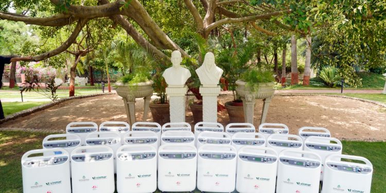 भवरलाल अँड कांताबाई जैन फौंडेशन तर्फे कोरोना रुग्णासाठी निशुल्क ऑक्सिजन कंसेंटेटर उपलब्ध