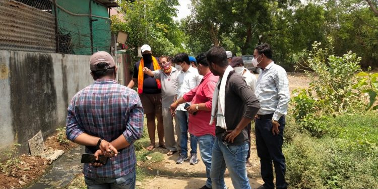 उपमहापौर कुलभूषण पाटील यांनी केली प्रभाग १० मधील नागरिकांच्या समस्यांची केली पाहणी