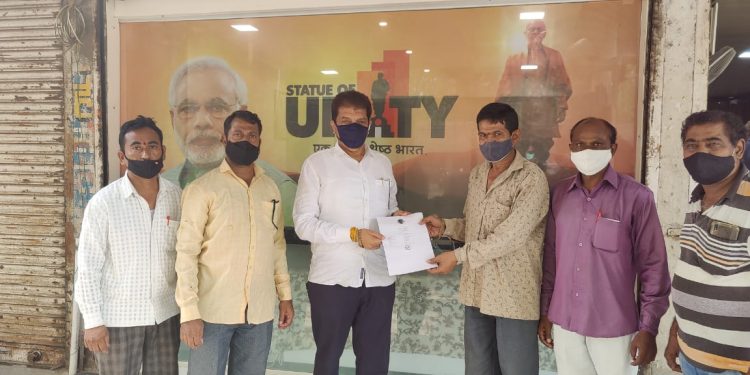 भाजपा जिल्हा ऑटोरिक्षा आघाडी तर्फे रिक्षा चालकांकरिता ऑनलाईन कक्ष स्थापन