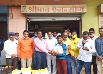 कवी चा वाढदिवशी मोडलेल्या संसाराला शिवसेना सरसावली