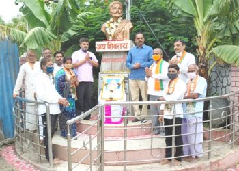 शिवाजीनगर येथे भाजपातर्फे डॉ. श्यामाप्रसाद मुखर्जी यांना श्रद्धांजली