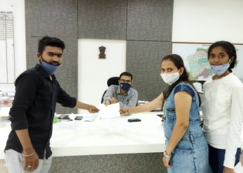 महाविद्यालयातील अनावश्यक शैक्षणिक फी रद्द करण्याची मागणी