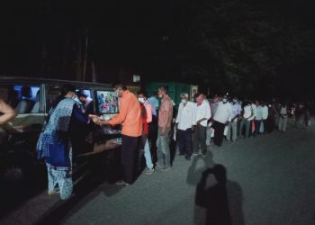 गरजूंची भूक शमविण्यासाठी युवकांची सामाजिक कार्याकडे वाटचाल