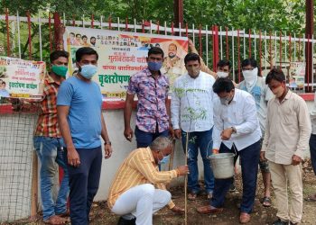 पालकमंत्री यांच्या ५५ व्या वाढदिवसानिमित्त ५५ वृक्षांचे रोपण