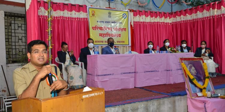 परिचारिकांनी संवेदनशील असायला पाहिजे; पोलिस अधीक्षक मुंढे