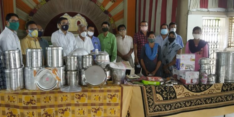 कोरोना काळात अनाथ झालेल्या तरुणीच्या विवाहाला भरारी फाऊंडेशन, के.के.कॅन्सचा हातभार (व्हिडिओ)