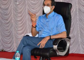 पंढरपुरात पोहोचताच मुख्यमंत्र्यांनी घेतला कोरोनाविषयक आढावा