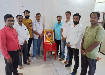 जिवा सेनेच्यावतीने शिवरत्न नरवीर शिवाजी काशीद यांना अभिवादन