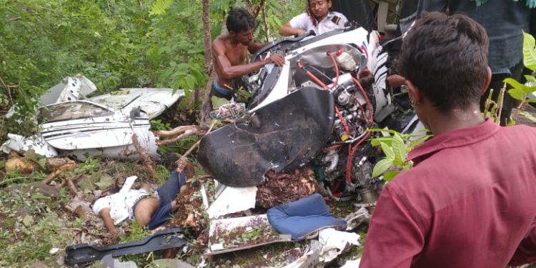 चोपडा तालुक्यातील वर्डी गावाजवळ हेलिकॉप्टर कोसळले ; एक जखमी 