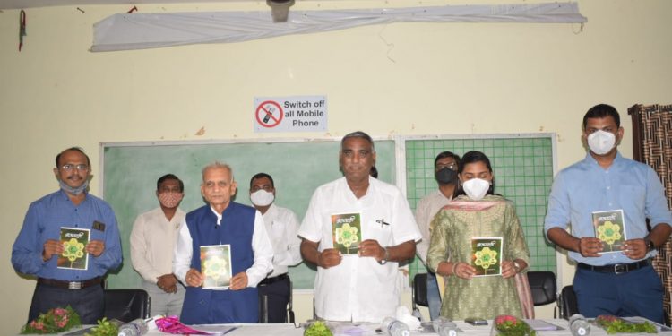 गोदावरी फाउंडेशनतर्फे कृषी हवामान शास्त्राची ओळख म्हणून श्रमवल्ली पुस्तकाचे प्रकाशन