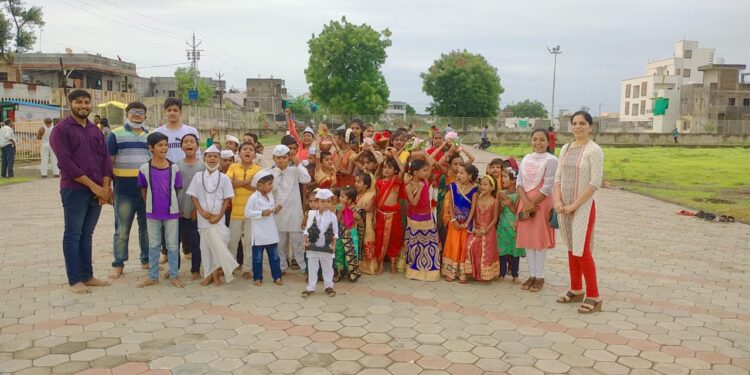 अभाविपतर्फे कांचन नगर येथे आषाढी एकादशीनिमित्त चिमुकल्यांची दिंडी