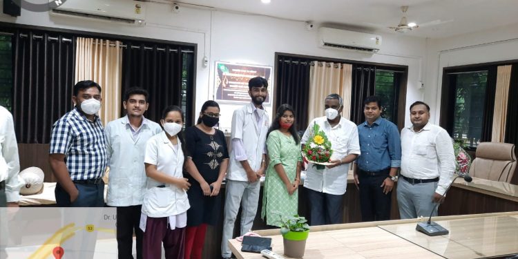 डॉ.उल्हास पाटील फिजीयोथेरपी महाविद्यालयातर्फे डॉक्टर्स डे साजरा