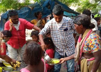 जनमत प्रतिष्ठानचे सल्लागार व अखिल भारतीय शाहू ब्रिगेड तर्फे शहरात अन्नदान